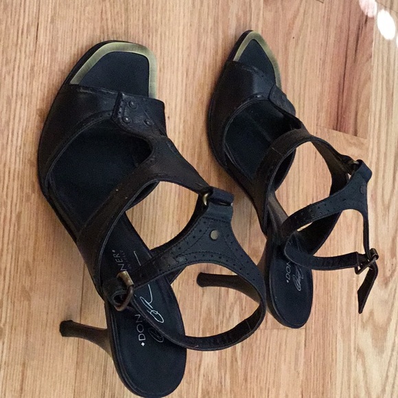 **SALE** Donald J Pliner Black Leather sandals Size 8M - Picture 5 of 8